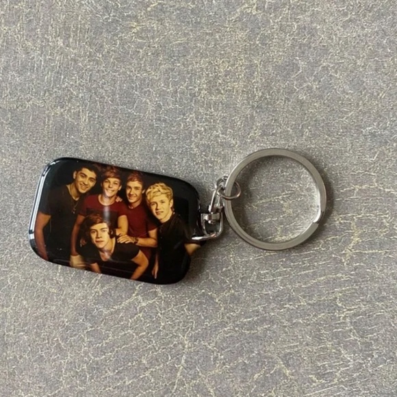 One Direction Keychain - Picture 2 of 2